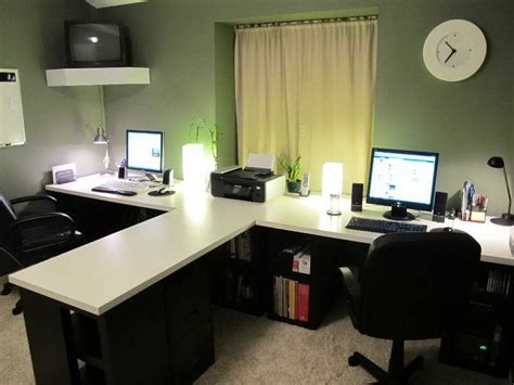 This home office leaves plenty of space for two. This website is currently unavailable. | Innenausstattung ...