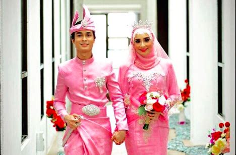 After their divorce news came to light, rumours have been circulating that dr. 'Kami Tidak Mencapai Kata Sepakat' - Dr Che Hafiz Mengaku ...