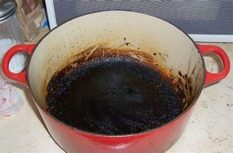 Quick And Easy Way To Clean Burnt Pans