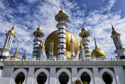 Kuala kangsar today has spread across the gentle undulating lands along the bank to accommodate the growing community but its core and at that time, it operated in its original attap premises. Mosque at Kuala Kangsar by Kin Wah Joseph Wong - Photo ...