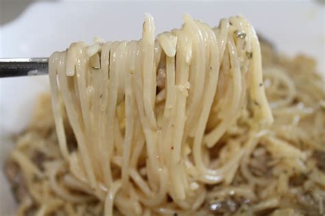 Maak het originele recept in 15 min. Berebut rebut Spaghetti alla Carbonara - Azie Kitchen