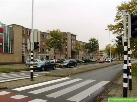 Er is een ambulance naar de locatie gestuurd. Rotterdam > Zevenkampse Ring luchtfoto's / foto's ...