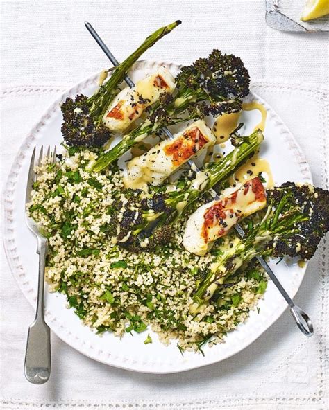 If i'm really hungry, i have a flatbread from the freezer on the side, but this is plenty on its own for lunch. Purple sprouting broccoli and halloumi skewers | Rezept ...