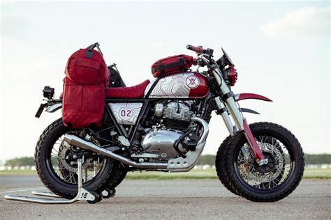 Like the classic 500, the new classic chrome as can be seen in the pics, the bike will have disc brakes on both the wheels. Royal Enfield Interceptor 650 modified as rally-spec bikes