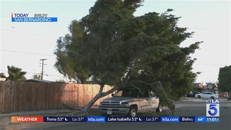 Strong Santa Ana Winds Continue To Batter Socal Youtube