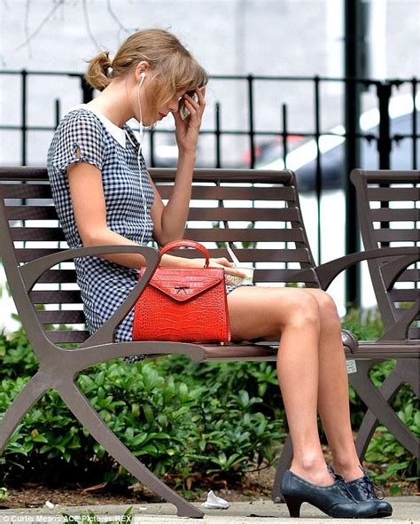 Taylor Swift Sitting On A Park Bench Sad Taylor Swift Know Your Meme
