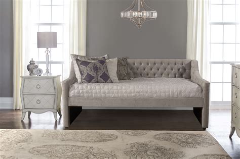 Hillsdale Furniture Jaylen Silver Tufted Upholstered Twin Daybed
