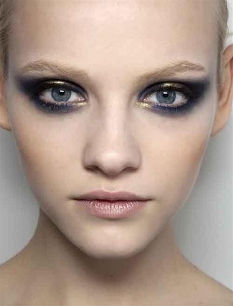 Glittery Gold Liner 11 Eyeliner Tips For Blue Eyes