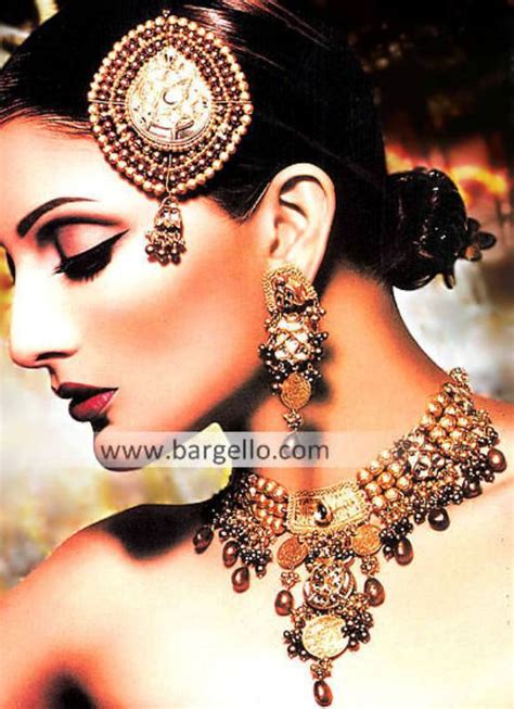 Beautiful Pakistani Designer Jewellery Set In Antique Gold Color Oldham