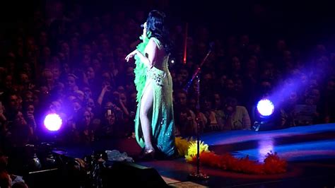 Katy Perry Kisses Fan In Dublin Youtube