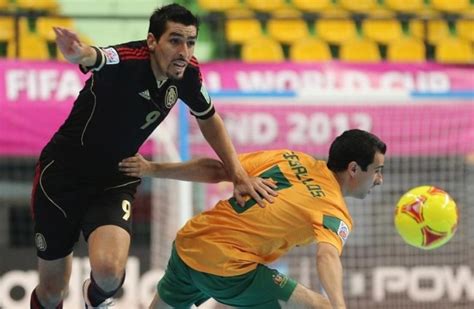 The world championship tournament is held every four years, on the even year between two football world cups. Vuelve a caer México en el Mundial de Futsal, El Siglo de ...