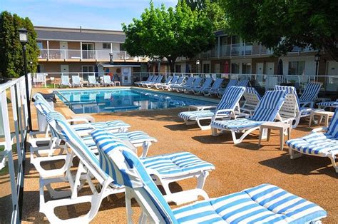 Best Western Inn At Penticton Pool Pictures And Reviews Tripadvisor