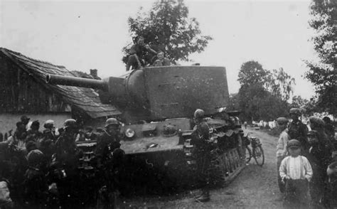 Tank Kv2 Captured By The Germans Eastern Front 1941 7 World War Photos