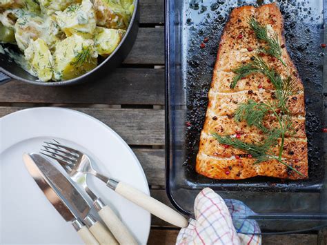 Finnische Küche Lachsfilet im Ofen gebacken Lohifile uunissa MAHTAVA Für alle