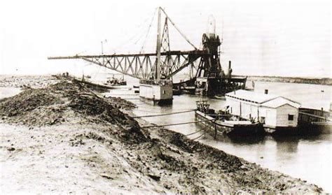 Traficul maritim în canalul suez a fost reluat luni, în urma aducerii pe linia de plutire a portcontainerului ever given, care a eşuat săptămâna trecută şi a blocat canalul, anunţă autoritatea canalului suez (sca), relatează reuters. Canalul Suez - O Minune de Constructie a sec al XIX-lea ...