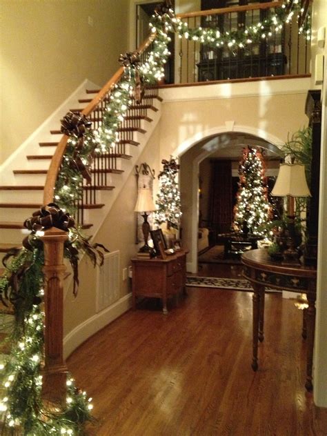 10 Decorating Stairs For Christmas Decoomo