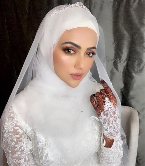 Sana Khan Shares Stunning Pictures With Husband Mufti Anas From Her