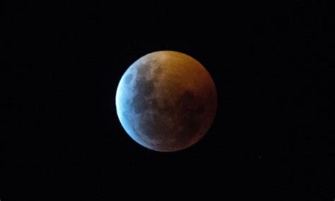 L'eclissi di oggi si verifica proprio a ridosso del 50° anniversario dello sbarco dell'uomo sulla luna e sarà l'ultima eclissi lunare. Super luna rossa, le immagini dell'eclissi dal mondo ...