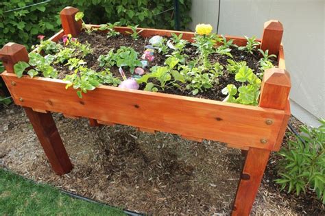 Raised planter box with trellis. DIY Raised Planter Box - A Step-by-Step Building Guide