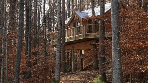 Treehouse cabins are becoming extremely popular in the mountains, so make sure to book your stay well in advance. What to Watch on Friday: 'Treehouse Masters' builds in NC ...