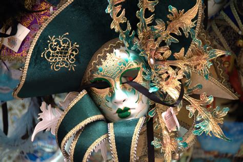 Types Of Venetian Carnevale Masks History Behind Them Italy Now