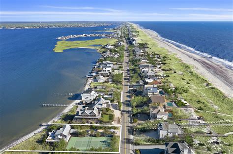 See reviews and photos of beaches in westhampton beach, new york on tripadvisor. 528 Dune Rd in Westhampton Beach | Out East