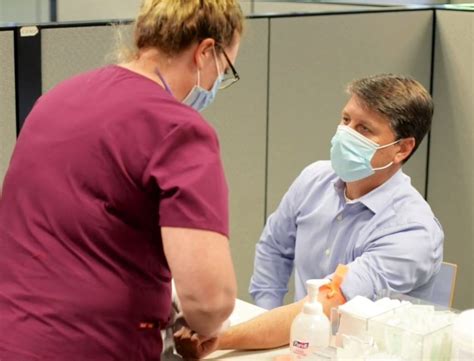 What makes the delta variant a voc? Delta Air Lines On Track To Test 100% Of Its Workers For ...