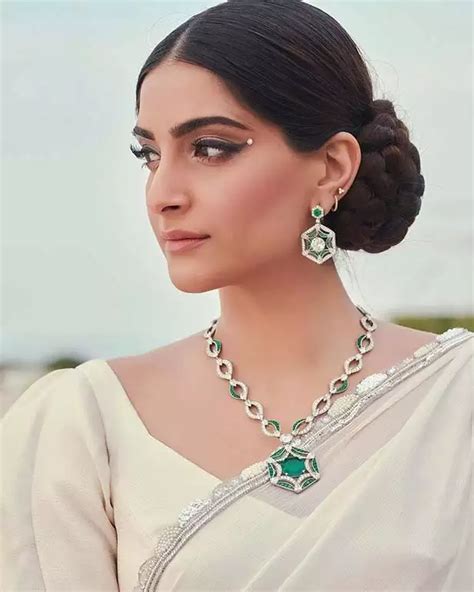 Heres The Truth You Need To Know About Sonam Kapoor Ahujas Pregnancy