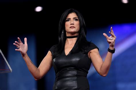 NRA S Dana Loesch Got Paid A Million Dollars To Make Videos Watched By