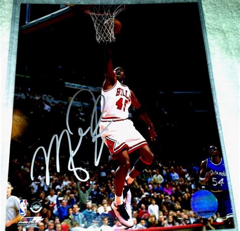 Michael Jordan Autographed 8 X 10 With Coa Wearing 45 Rare