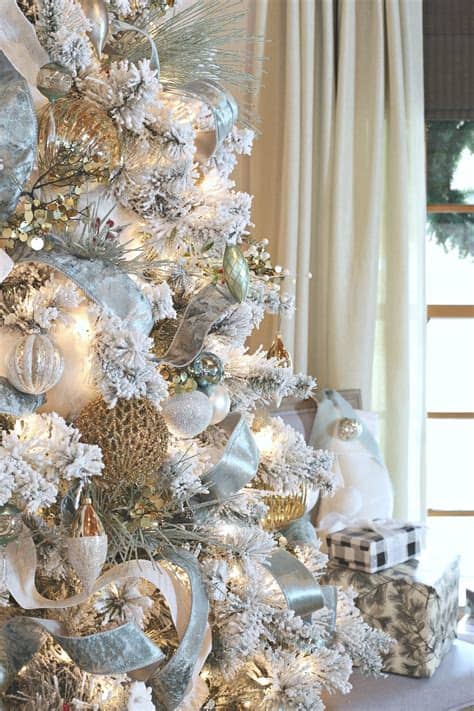 Indoor and outdoor commercial christmas trees ranging in size from 12' to 100' tall. Modern Farmhouse Christmas Home Tour