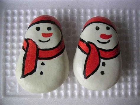 50 Easy Diy Christmas Painted Rock Design Ideas 1