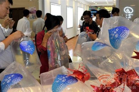 Zacskós levegőt árulnak egy kínai bevásárlóközpontban | Érdekes Világ