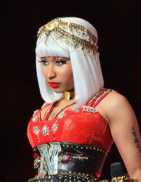 Nicki Minaj Goes Blonde Again This Time With A Lob — Photo