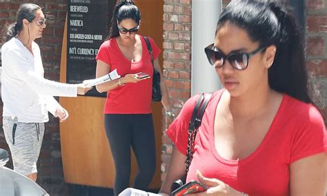 Kimora Lee Simmons Is Served Papers For Her Ex Djimon Hounsous Custody