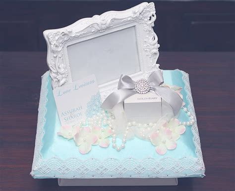 You can imagine the joy and conviction that wearing tiffany's give. Tiffany Blue & Creme gift tray | Wedding gift boxes, Dream ...