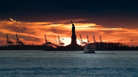 Wallpaper Statue Of Liberty New York City Ferry Bobby Ghoshal Sunset 7952x4473 Bohmann