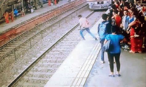 Horrific Peak Hr Suicide Caught On Camera Mumbai News Times Of India