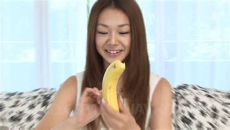 早川瀬里奈 Serina Hayakawa Asian Learns On Fruits How To Suck Cock Very Well