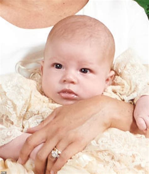 The child is seventh in line to the throne.#abcnews #royalbaby. Meghan Markle et Prince Harry : Le visage de leur fils ...