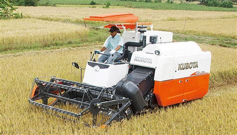 Kubota Combine Harvester Price in India, Specifications & Features