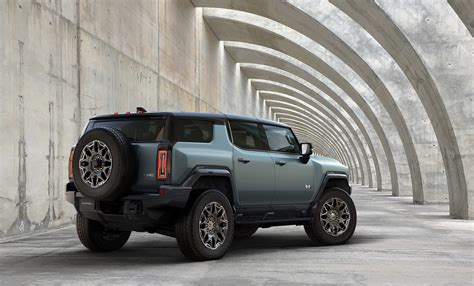 The Suv Version Of Gmc S All Electric Hummer Ev Supertruck Is Here