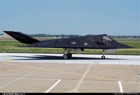 This was the last visit to abbotsford before retirement for this spooky plane. 84-0809 | Lockheed F-117A Nighthawk | United States - US ...