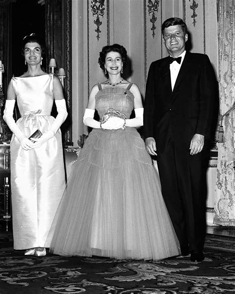 When Queen Elizabeth Met Jackie Kennedy The True Story Of The Crowns