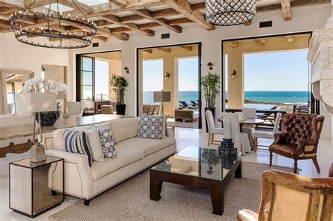 Malibu Above Zuma Beach In 2021 Tuscan Style Homes Beach House