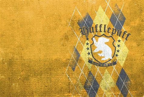 Hogwarts Crest Wallpaper Hufflepuff