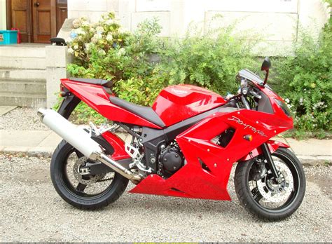 Triumph daytona 600 2004 non communiqué. 2004 Triumph Daytona 600 - Moto.ZombDrive.COM