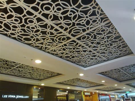 The heath zenith 360 degree octagonal motion sensing decorative ceiling light has adjustable 30 ft. screen divider for interior