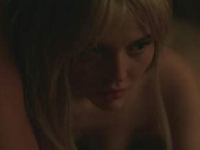 Emily Alyn Lind Gossip Girl Reboot Season Poster Photos And Hot Sex Picture