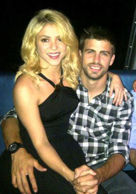 Football Stars: Gerard Pique Girlfriend Shakira Information And Photos